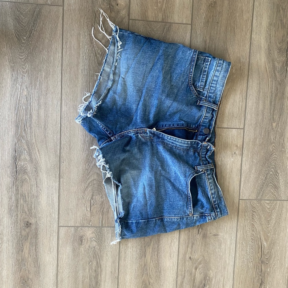 Levi Jean Shorts - thrifted